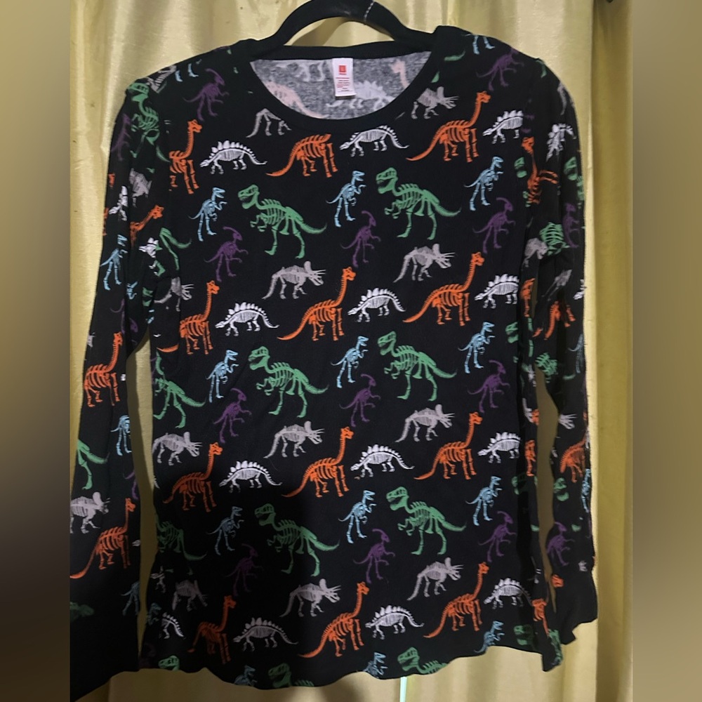 Kids size large ￼long sleeve T-shirt excellent condition